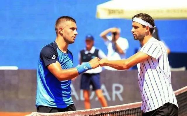 在高强度的 在高强度的